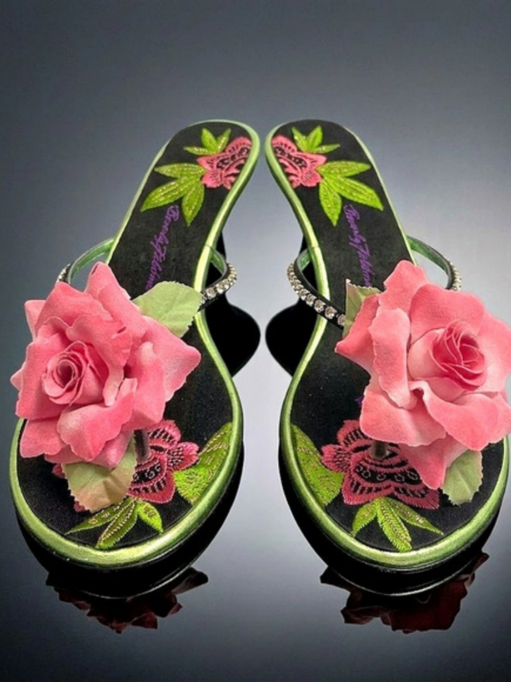 Vintage Beverly Feldman Lazy Nights Y2K 3D Rose Floral Kitten Heels Thong Size 8